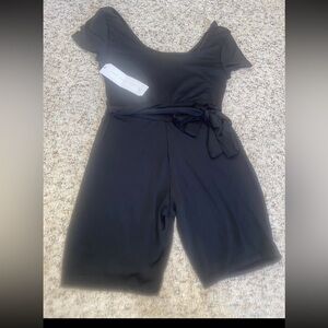 ALMOST FAMOUS Black Short Sleeve Shorts Jumpsuit Romper  SIZE MEDIUM